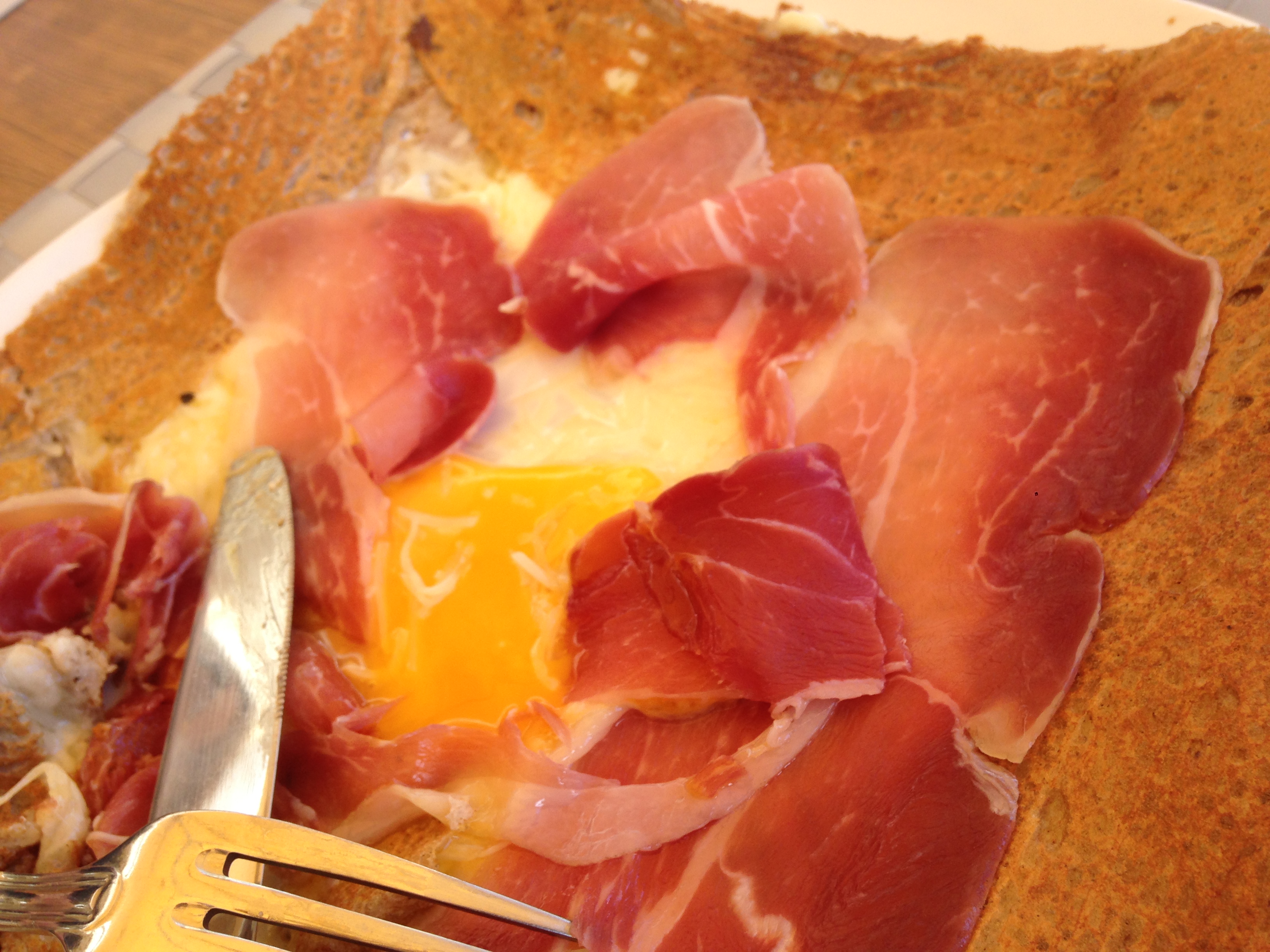 2014-05-13 Loches Chateau 53 crepery proscutto and egg