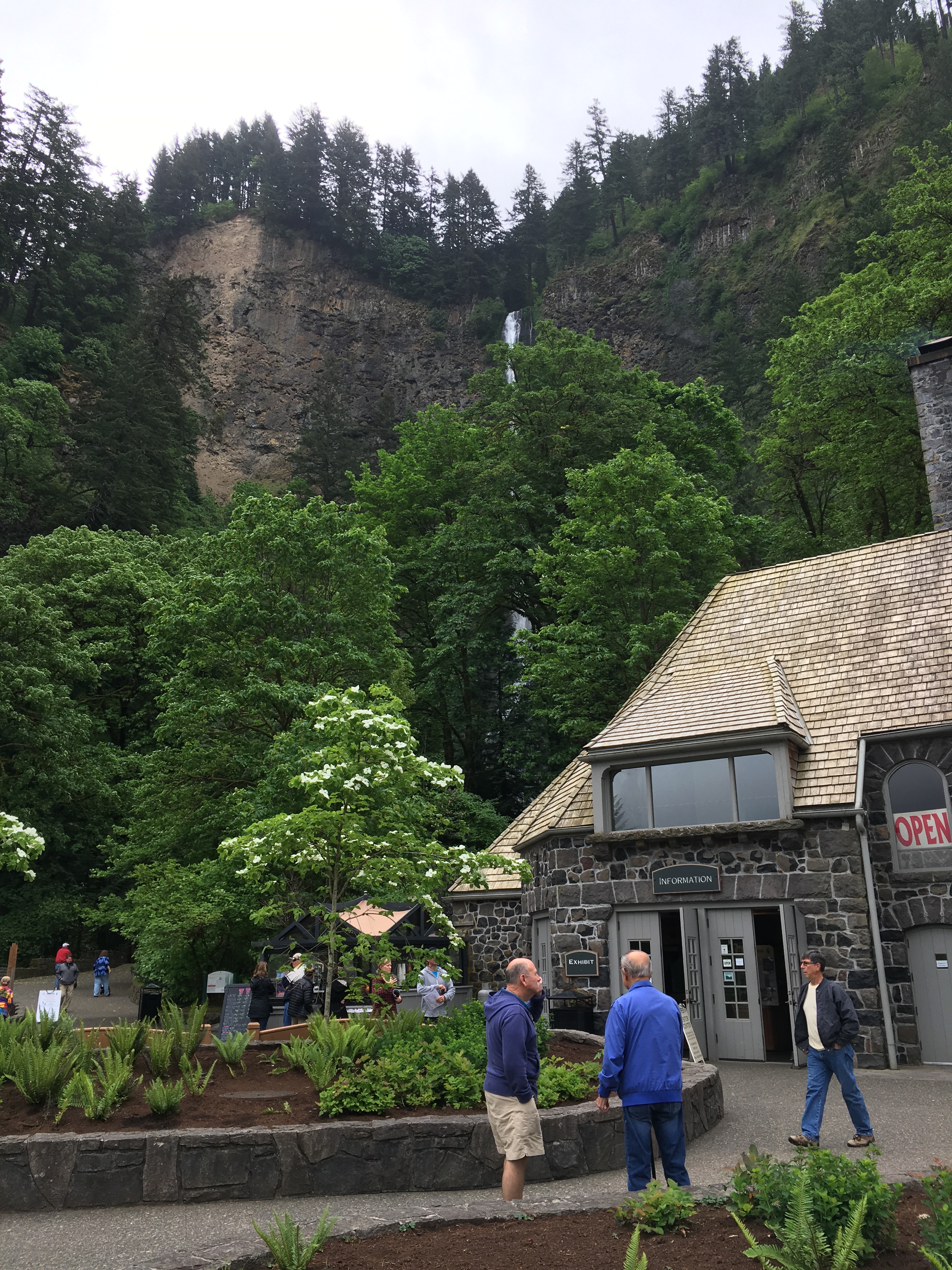 2016-05-04 Portland - Columbia River Multnomah Falls 3